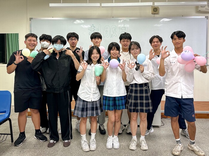 114學年度 (系學會) 制服日圖片