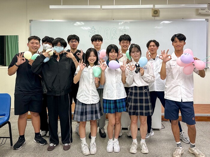 114學年度 (系學會) 制服日圖片