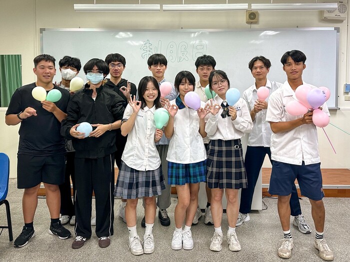114學年度 (系學會) 制服日圖片