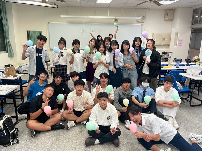 114學年度 (系學會) 制服日圖片