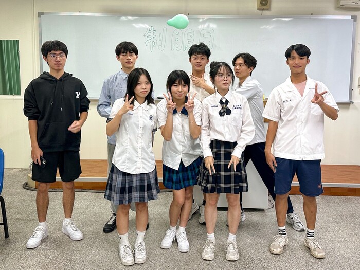 114學年度 (系學會) 制服日圖片