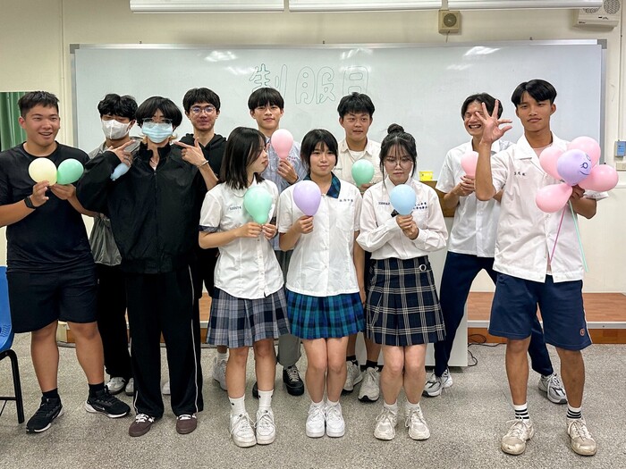 114學年度 (系學會) 制服日圖片