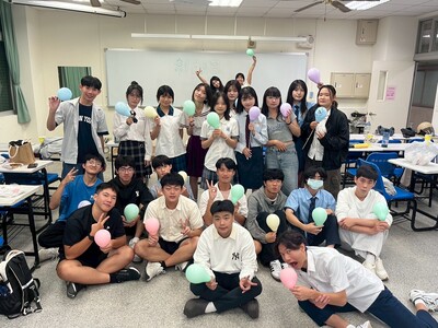 Link to 114學年度 (系學會) 制服日圖片